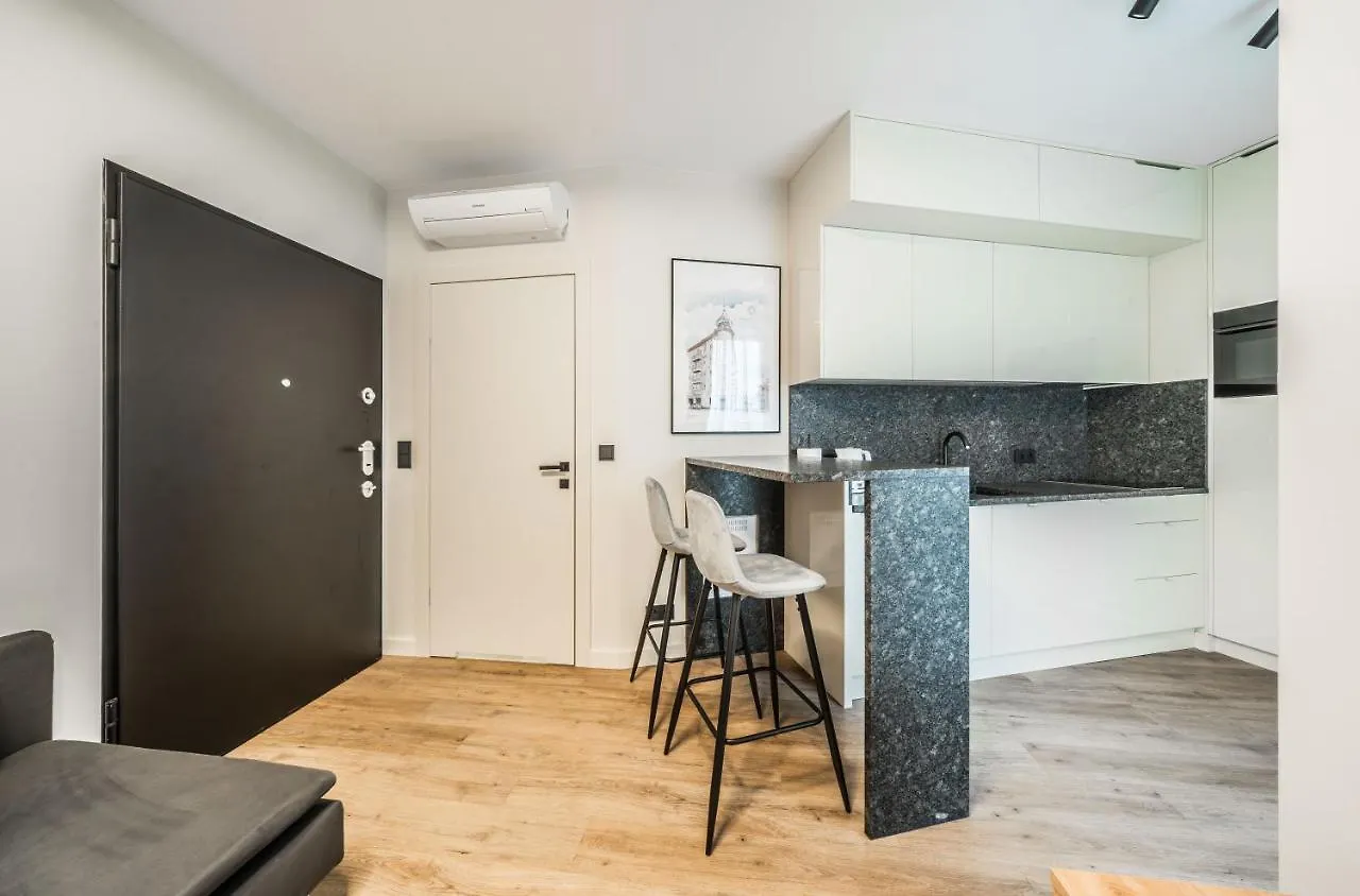Rent Like Home - Krysiewicza 3 Poznań 0*,  Polska